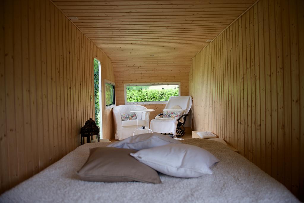 B&B Aura Rossa Quartino Екстериор снимка